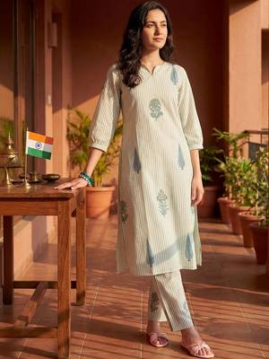 Women Printed Regular Pure Cotton Kurta with Trousers 1
