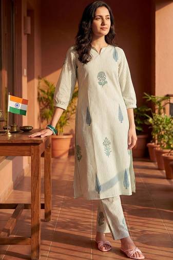 Women Printed Regular  Cotton Kurta with Trousers
