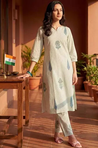 Women Printed Regular Pure Cotton Kurta with Trousers