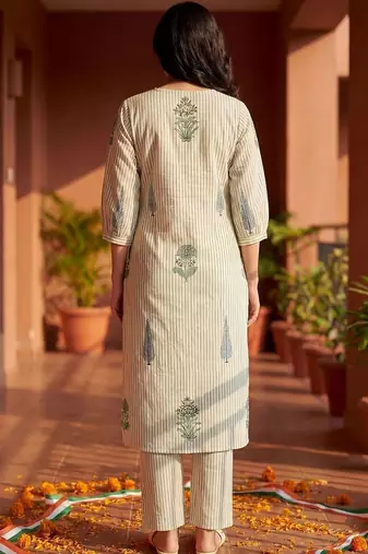 Women Printed Regular Pure Cotton Kurta with Trousers