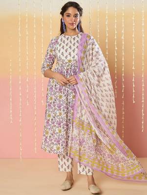 Floral Printed Key Hole Neck Pure Cotton Kurta With Trousers & Dupatta 2