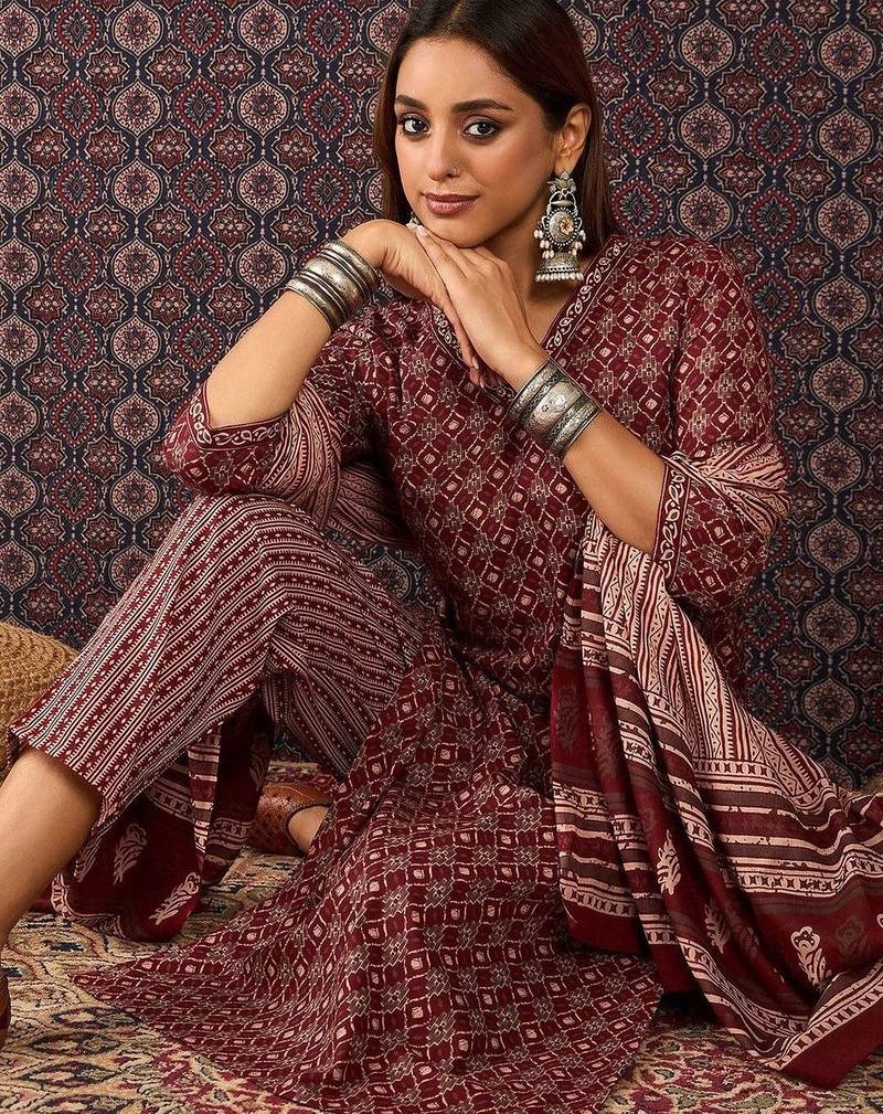 Women Printed Regular Pure Cotton Kurta with Trousers & With Dupatta