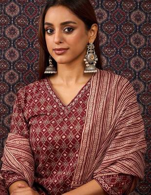 Women Printed Regular Pure Cotton Kurta with Trousers & With Dupatta 3