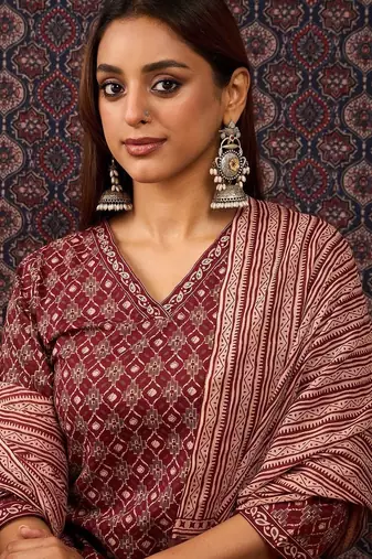 Women Printed Regular Pure Cotton Kurta with Trousers & With Dupatta