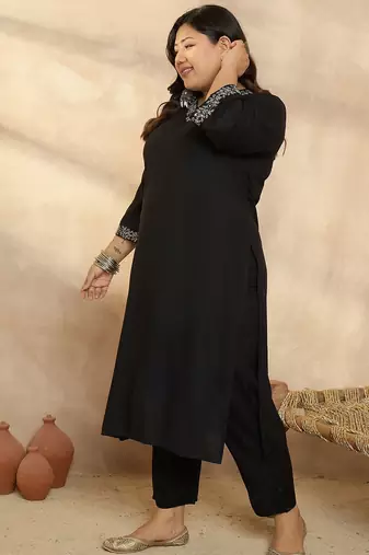 Plus Size Ethnic Motifs Embroidered Regular Thread Work Kurta with Trousers