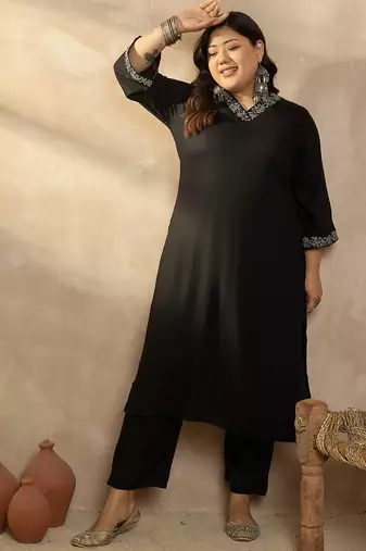 Plus Size Ethnic Motifs Embroidered Regular Thread Work Kurta with Trousers