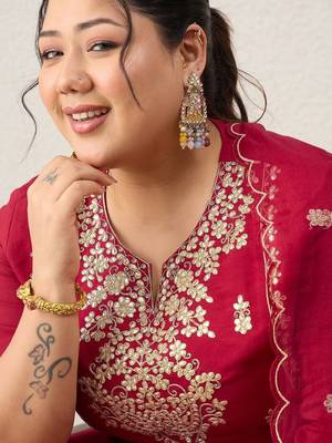 Plus Size Ethnic Motifs Embroidered Regular Kurta with Trousers & With Dupatta 2