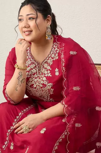Plus Size Ethnic Motifs Embroidered Regular Kurta with Trousers & With Dupatta