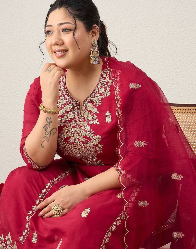 Plus Size Ethnic Motifs Embroidered Regular Kurta with Trousers & With Dupatta