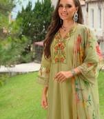 Women Floral Embroidered Regular Thread Work Kurta Trousers With Dupatta