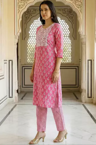 Women Ethnic Motifs Printed Regular Thread Work Kurta with Trousers
