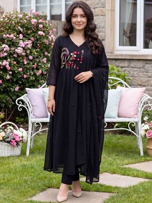 Women Ethnic Motifs Embroidered Empire Thread Work Pure Cotton Kurta with Trousers & With Dupatta 6