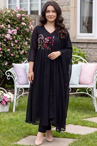 Women Ethnic Motifs Embroidered Empire Thread Work Pure Cotton Kurta with Trousers & With Dupatta