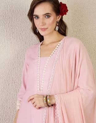 Women Floral Printed Linen Kurta with Trousers & Dupatta 2