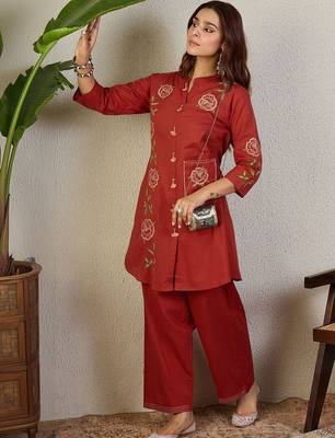Women Floral Embroidered Regular Thread Work Pure Cotton Kurti with Trousers 1