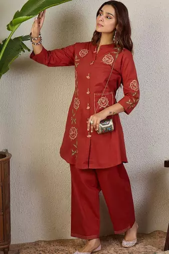 Women Floral Embroidered Regular Thread Work Pure Cotton Kurti with Trousers