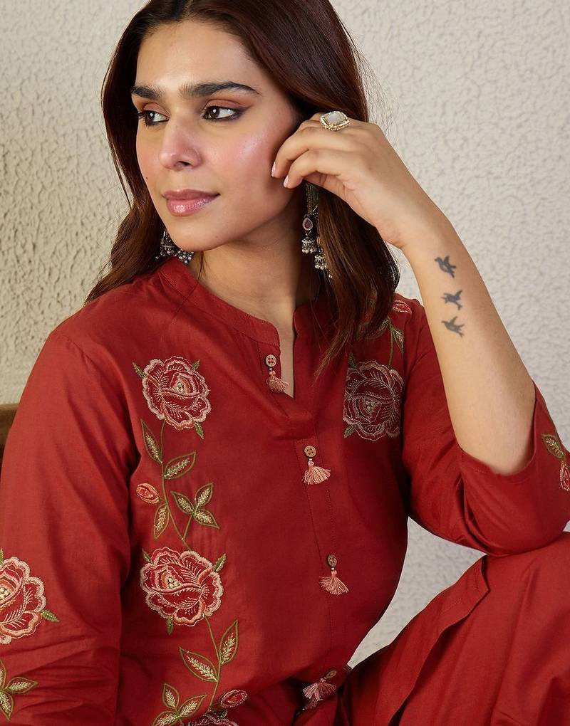 Women Floral Embroidered Regular Thread Work Pure Cotton Kurti with Trousers