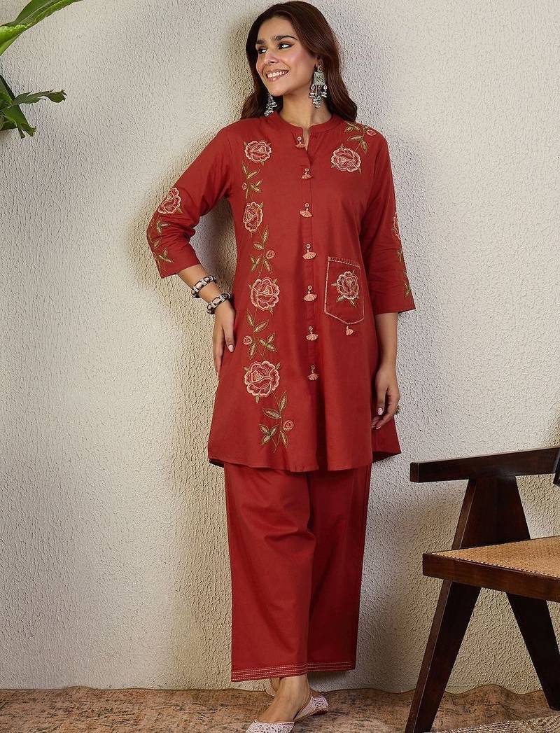 Women Floral Embroidered Regular Thread Work Pure Cotton Kurti with Trousers