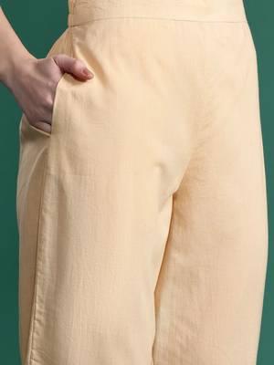 Floral Embroidered Sequinned Linen Kurta with Trousers & With Dupatta 3