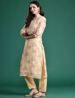 Floral Embroidered Sequinned Linen Kurta with Trousers & With Dupatta 6