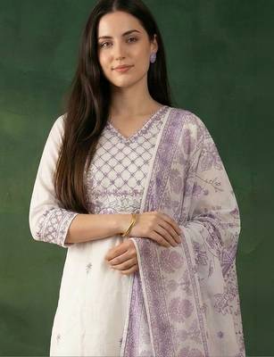 Women Floral Embroidered Regular Thread Work Pure Cotton Kurta with Trousers & With Dupatta 2