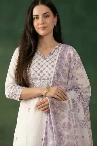 Women Floral Embroidered Regular Thread Work Pure Cotton Kurta with Trousers & With Dupatta