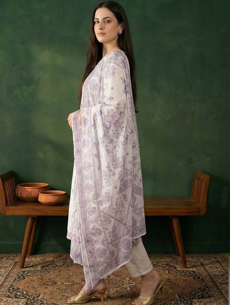Women Floral Embroidered Regular Thread Work Pure Cotton Kurta with Trousers & With Dupatta
