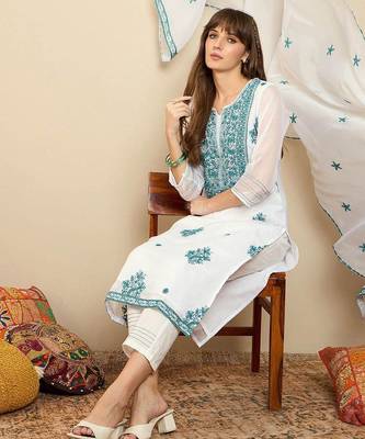 Floral Embroidered Thread Work Organza Straight Kurta With Trousers & Dupatta 1