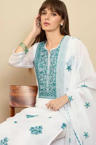 Floral Embroidered Thread Work Organza Straight Kurta With Trousers & Dupatta