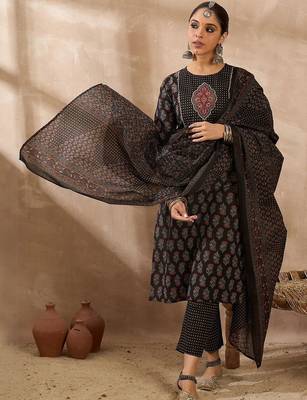 Women Ethnic Motifs Printed Cotton Kurta with Trousers & Dupatta 1