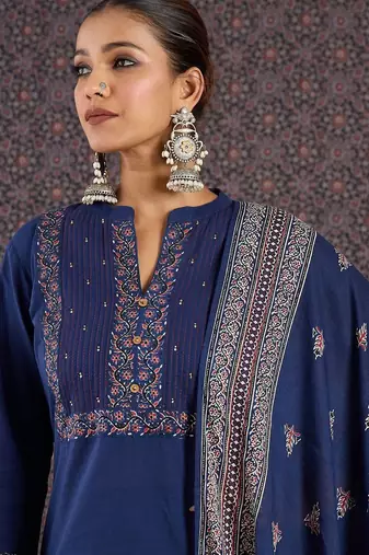 Embroidered Notch Neck Thread Work Pure Cotton Kurta With Trousers & Dupatta
