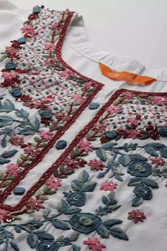 Women Floral Embroidered Thread Work Kurta With Trousers & Dupatta