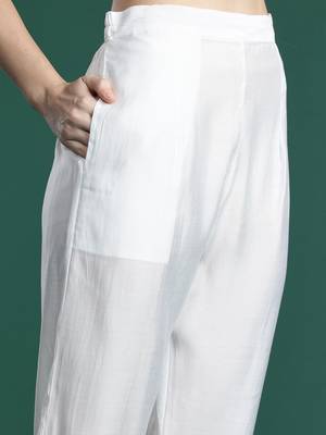 Women Floral Embroidered Thread Work Kurta With Trousers & Dupatta 4