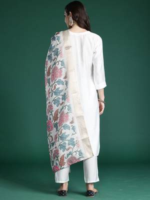 Women Floral Embroidered Thread Work Kurta With Trousers & Dupatta 7