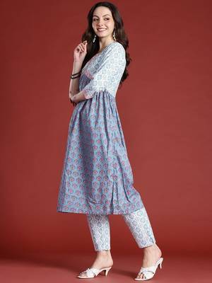 Floral Printed Empire Beads and Stones Pure Cotton Kurta with Trousers & Dupatta 5