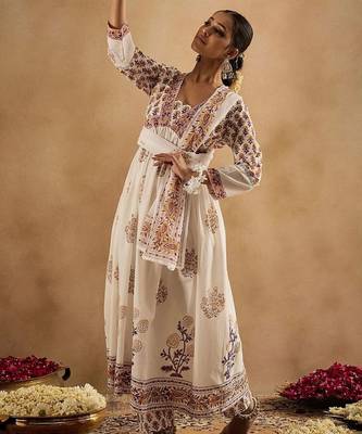 Women Ethnic Motifs Printed Empire Pure Cotton Kurta with Trousers & With Dupatta 4