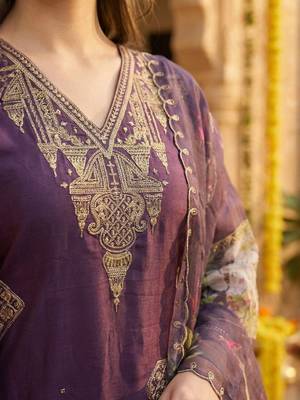 Women Ethnic Motifs Embroidered Regular Thread Work Kurta with Trousers & With Dupatta 7