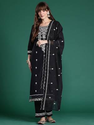 Floral Embroidered Pure Cotton Kurta with Trousers & Dupatta 5