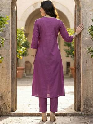 Women Ethnic Motifs Embroidered Panelled Thread Work Pure Cotton Kurta with Trousers 4