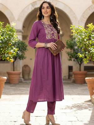 Women Ethnic Motifs Embroidered Panelled Thread Work Pure Cotton Kurta with Trousers 5
