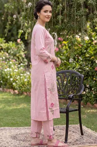 Women Floral Embroidered Regular Thread Work Pure Cotton Kurta with Trousers