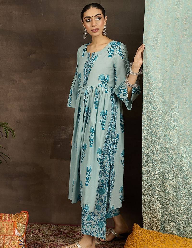 Women Floral Printed Pleated Pure Cotton Kurta Set