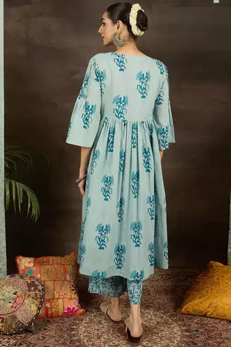 Women Floral Printed Pleated Pure Cotton Kurta Set