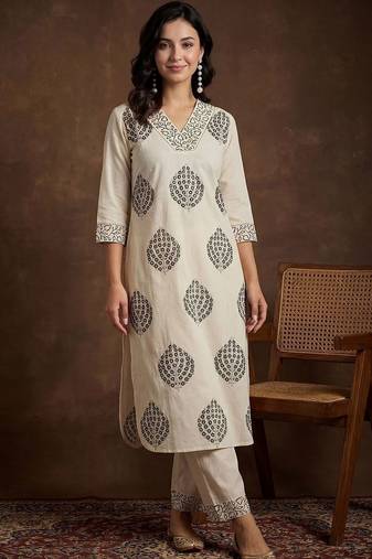 Women Ethnic Motifs Printed Regular Sequinned  Cotton Kurta with Palazzos