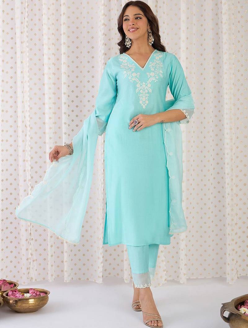 Floral Yoke Design Liva Straight Kurta With Trousers & Dupatta