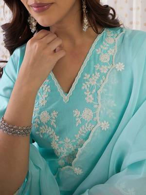 Floral Yoke Design Liva Straight Kurta With Trousers & Dupatta 2