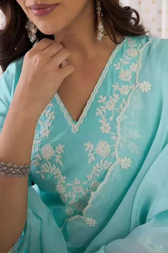 Floral Yoke Design Liva Straight Kurta With Trousers & Dupatta