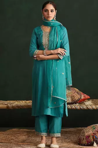 Women Ethnic Motifs Embroidered Regular Thread Work Kurta with Trousers & With Dupatta