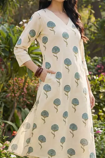 Women Floral Printed Regular Pure Cotton Kurta with Palazzos