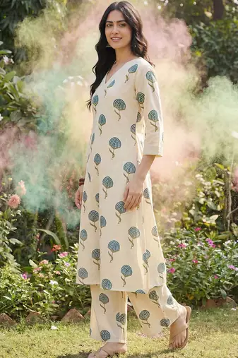 Women Floral Printed Regular Pure Cotton Kurta with Palazzos